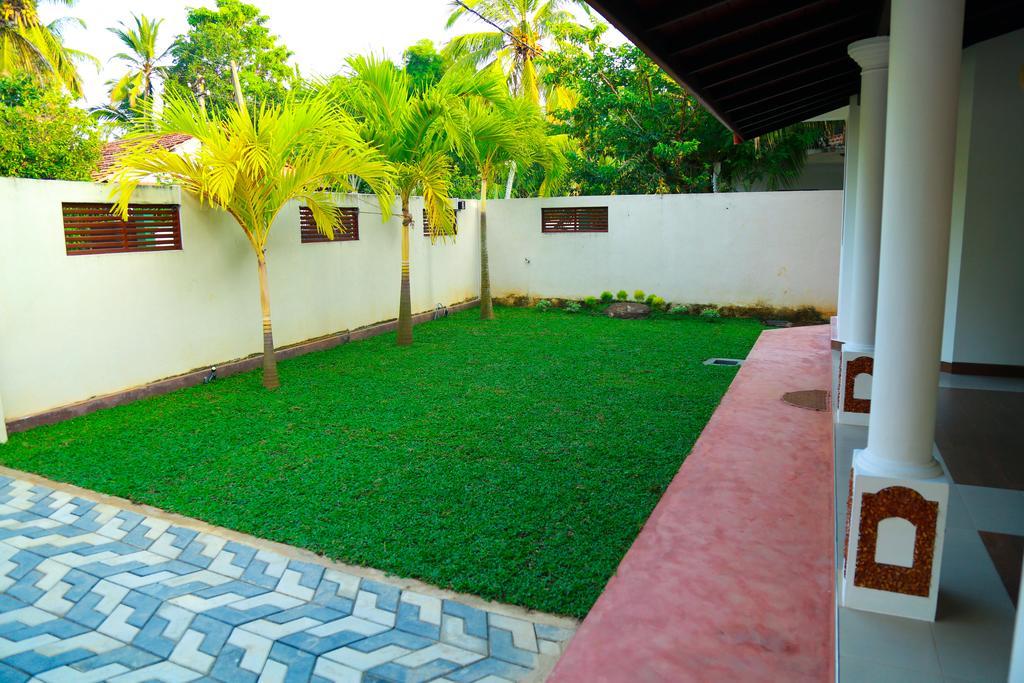 4 S Villa แทนกาลเล ภายนอก รูปภาพ